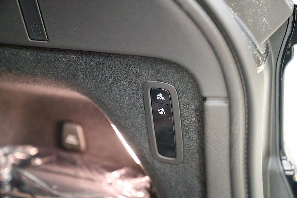 New 2026 Volvo EX90 Plus AWD/4WD image 35