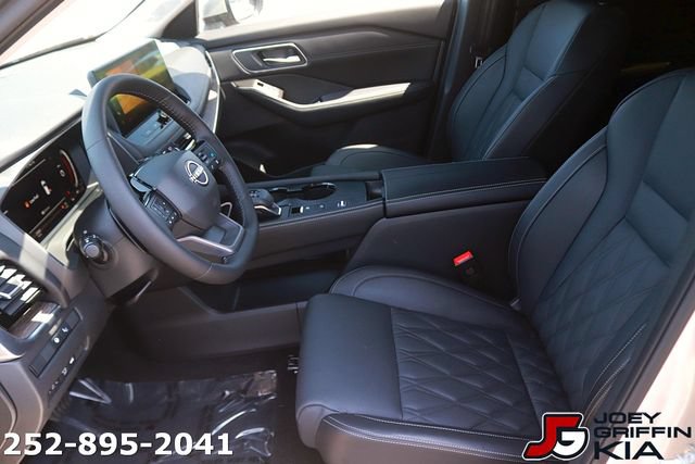 Used 2025 Nissan Rogue Platinum w/ Platinum Premium Package FWD image 14