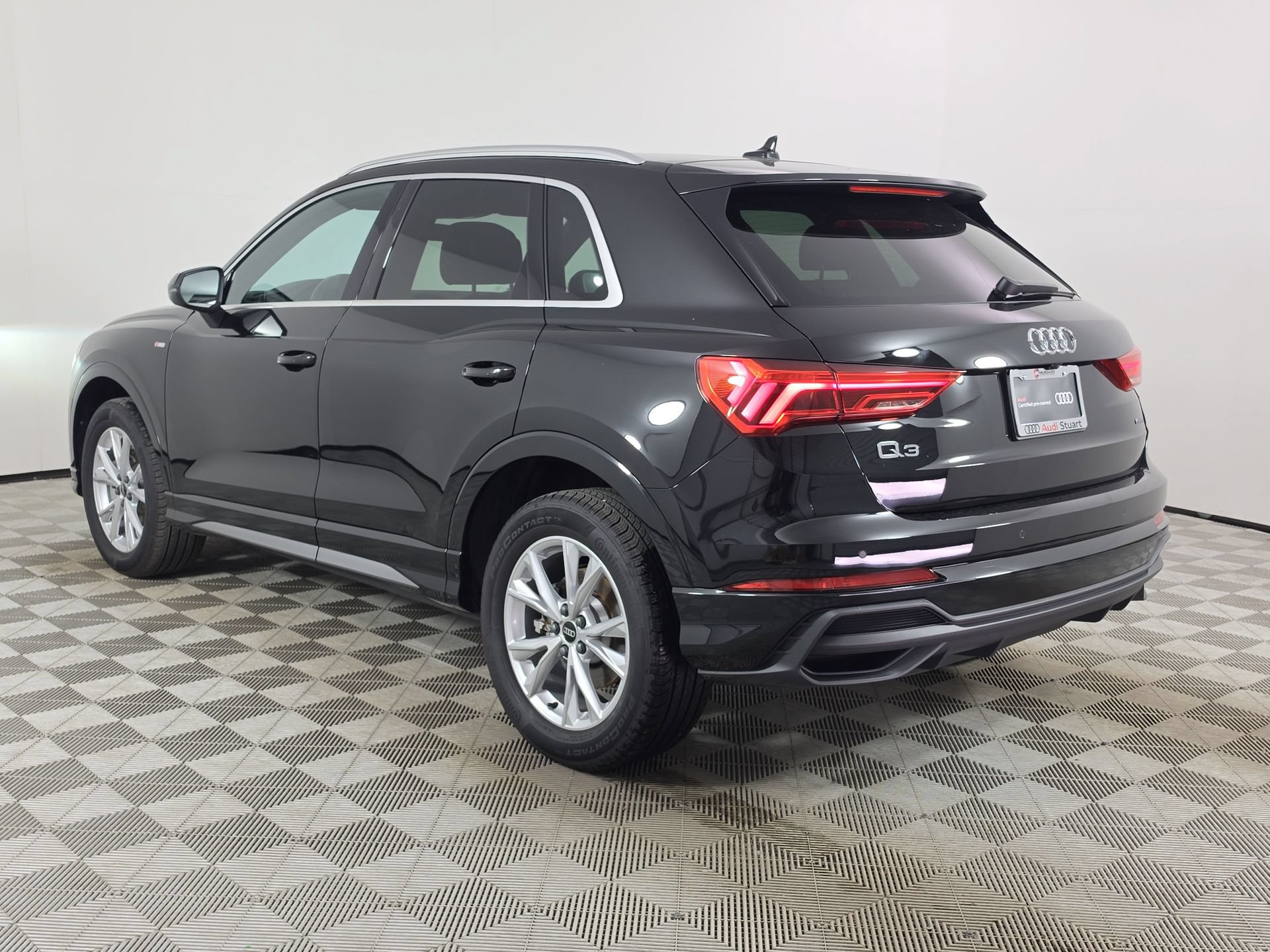 Certified 2025 Audi Q3 2.0T Premium Plus w/ Premium Plus Package AWD/4WD image 5