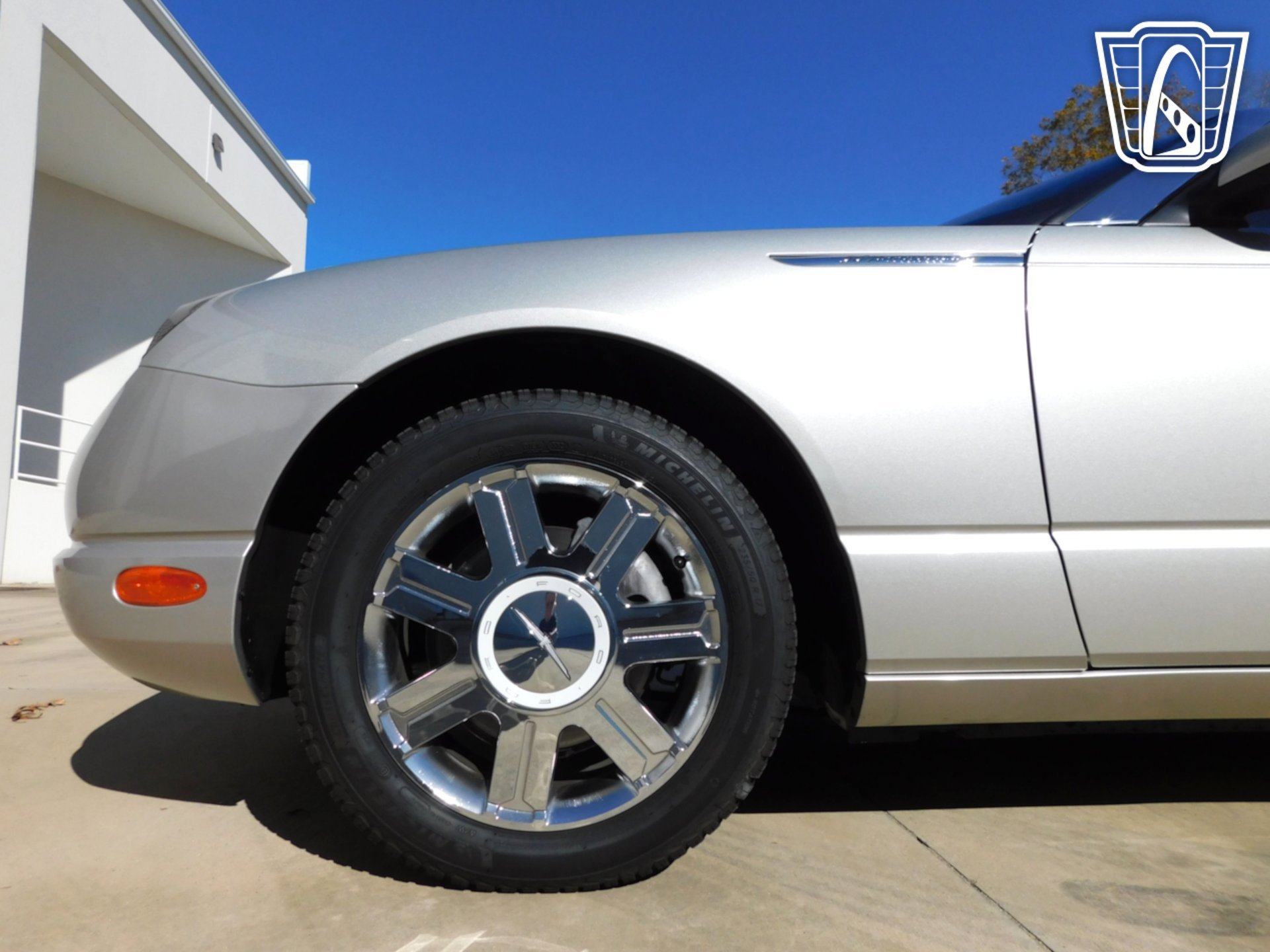 Used 2005 Ford Thunderbird image 9
