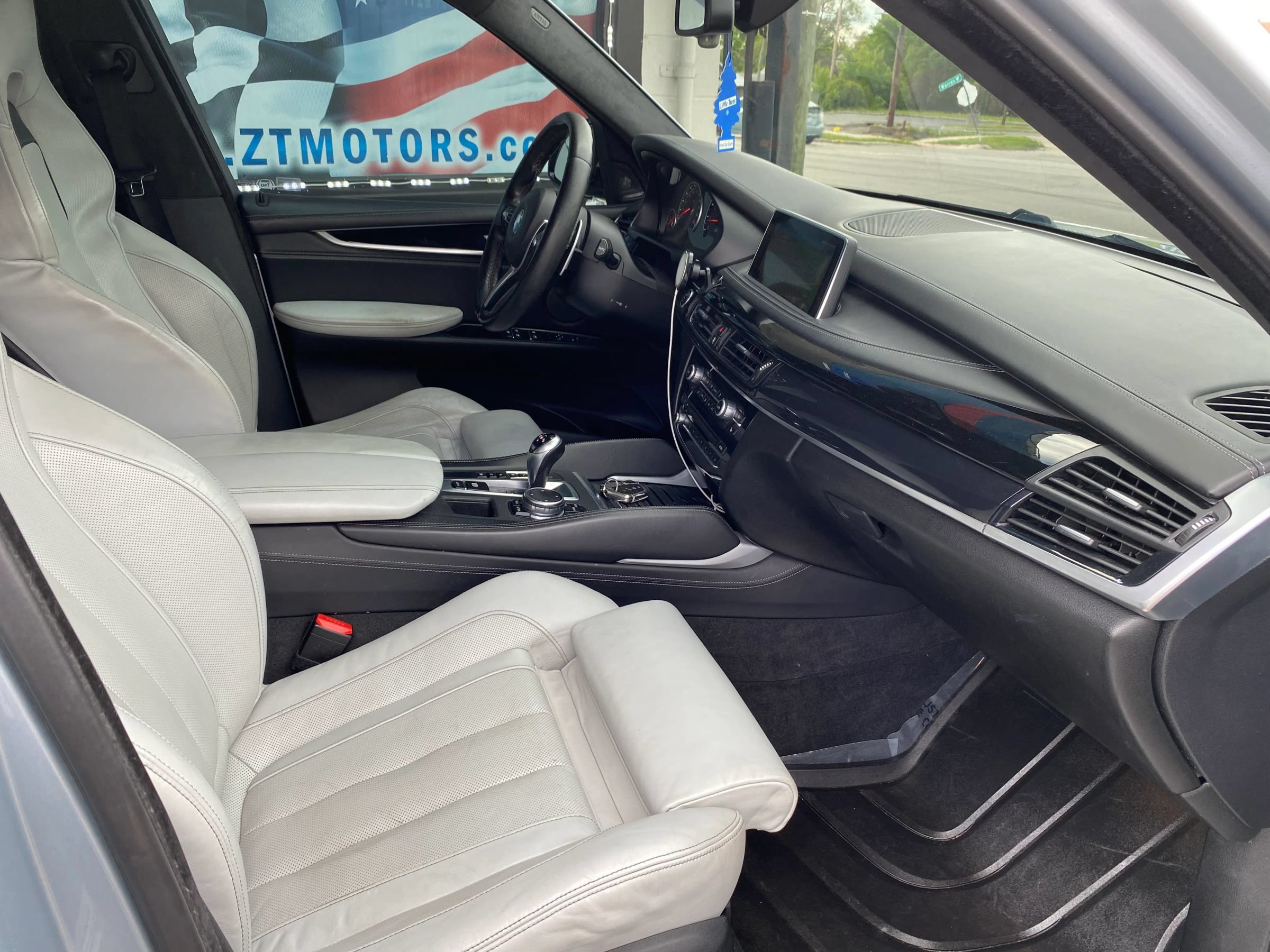 Used 2015 BMW X5 M AWD/4WD image 14