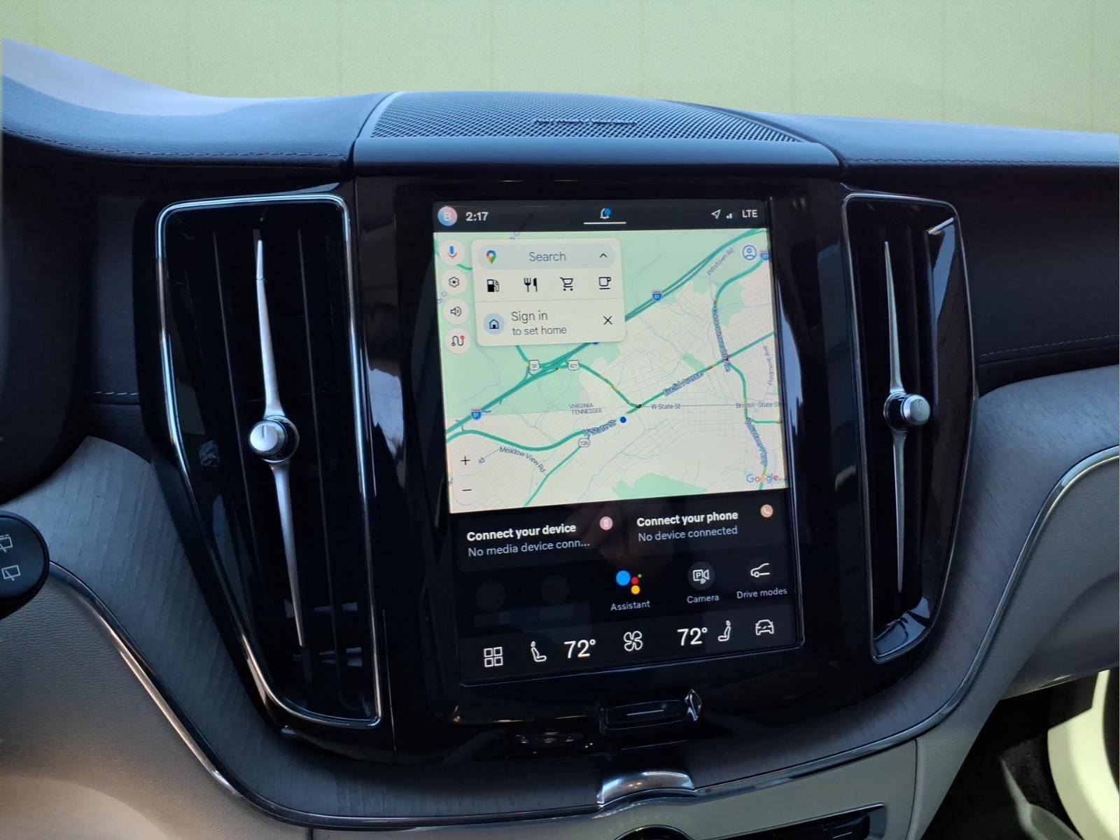 Used 2023 Volvo XC60 B5 Ultimate w/ Protection Package Premier image 22