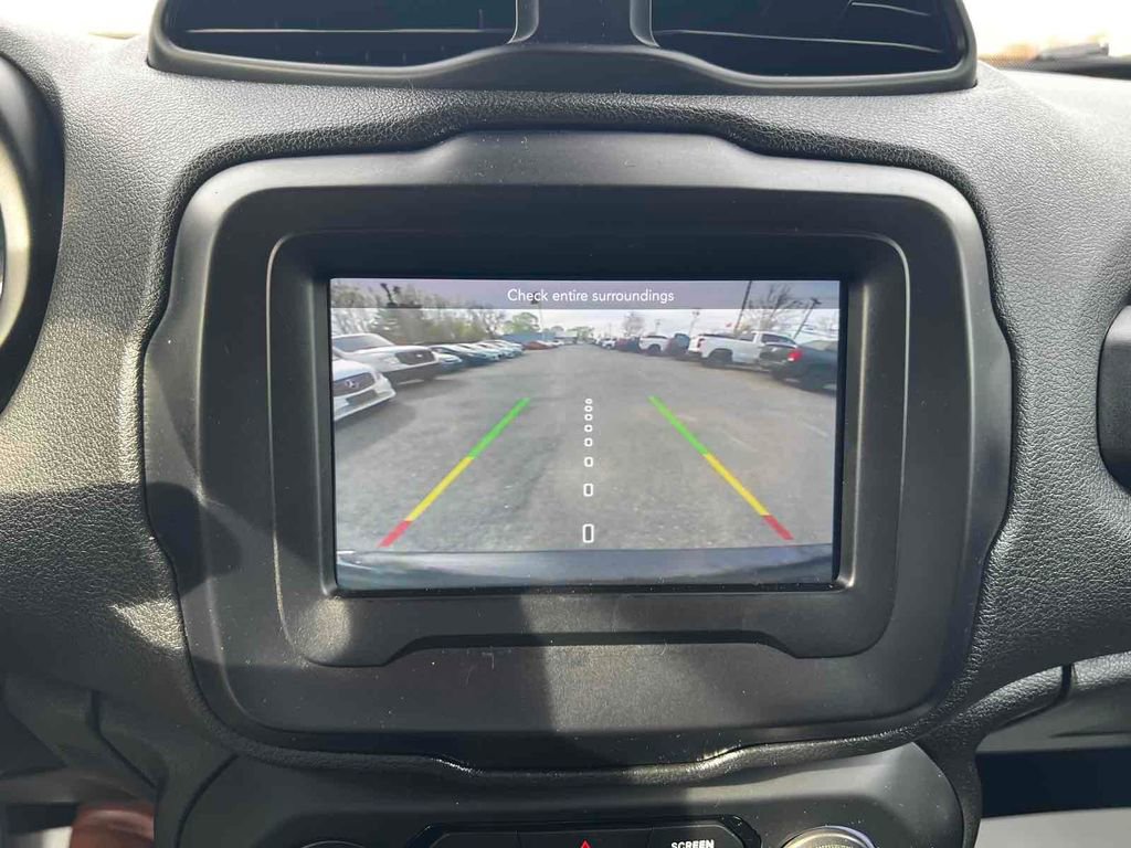 Used 2018 Jeep Renegade Latitude image 28