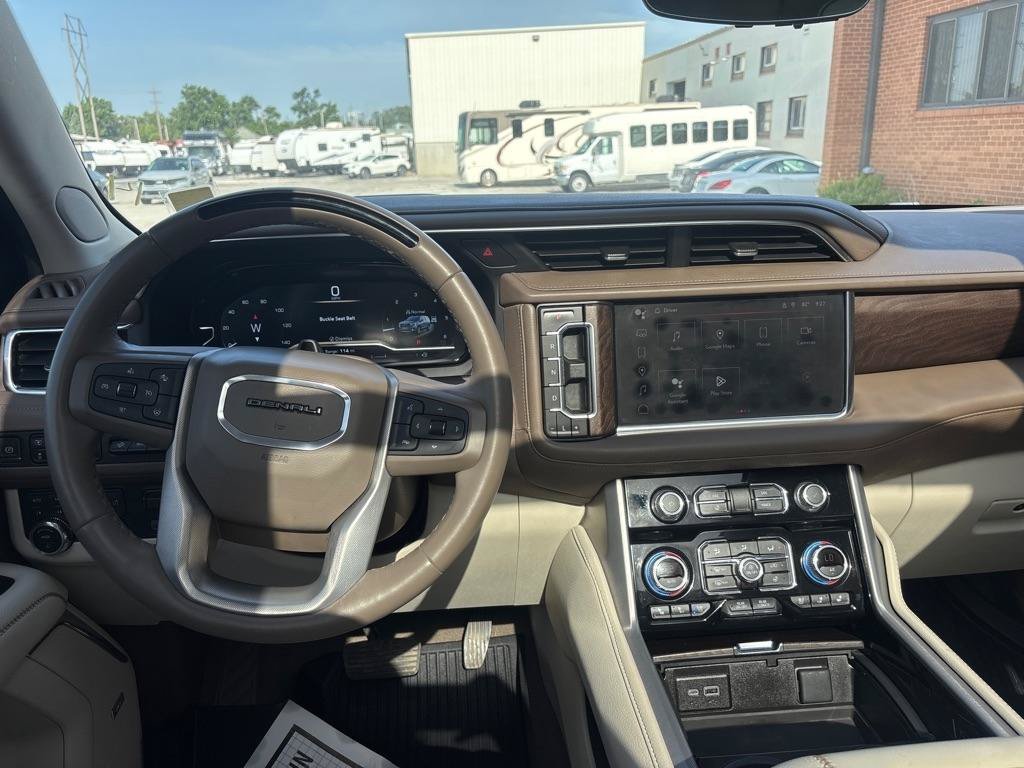 Used 2024 GMC Yukon Denali w/ Advanced Technology Package AWD/4WD image 28