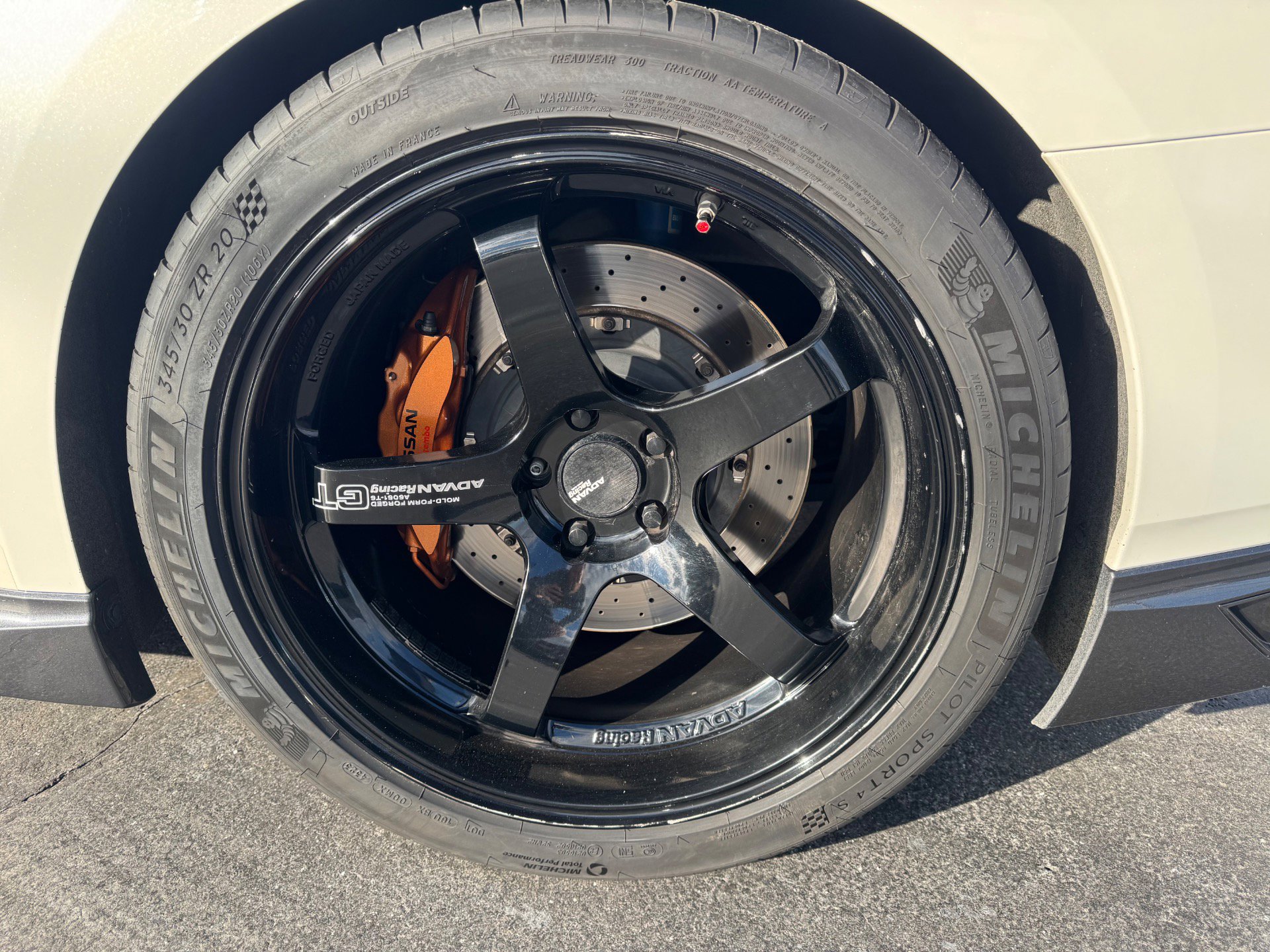 Used 2019 Nissan GT-R Premium image 35