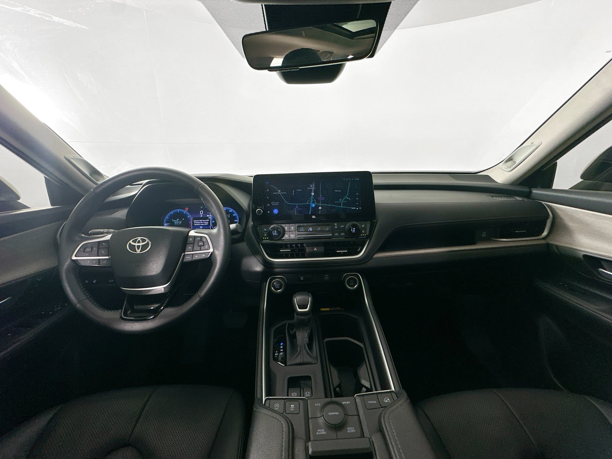 Used 2024 Toyota Grand Highlander AWD image 32