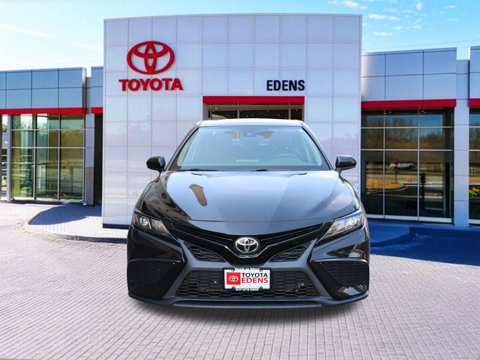 Used 2021 Toyota Camry SE FWD image 11