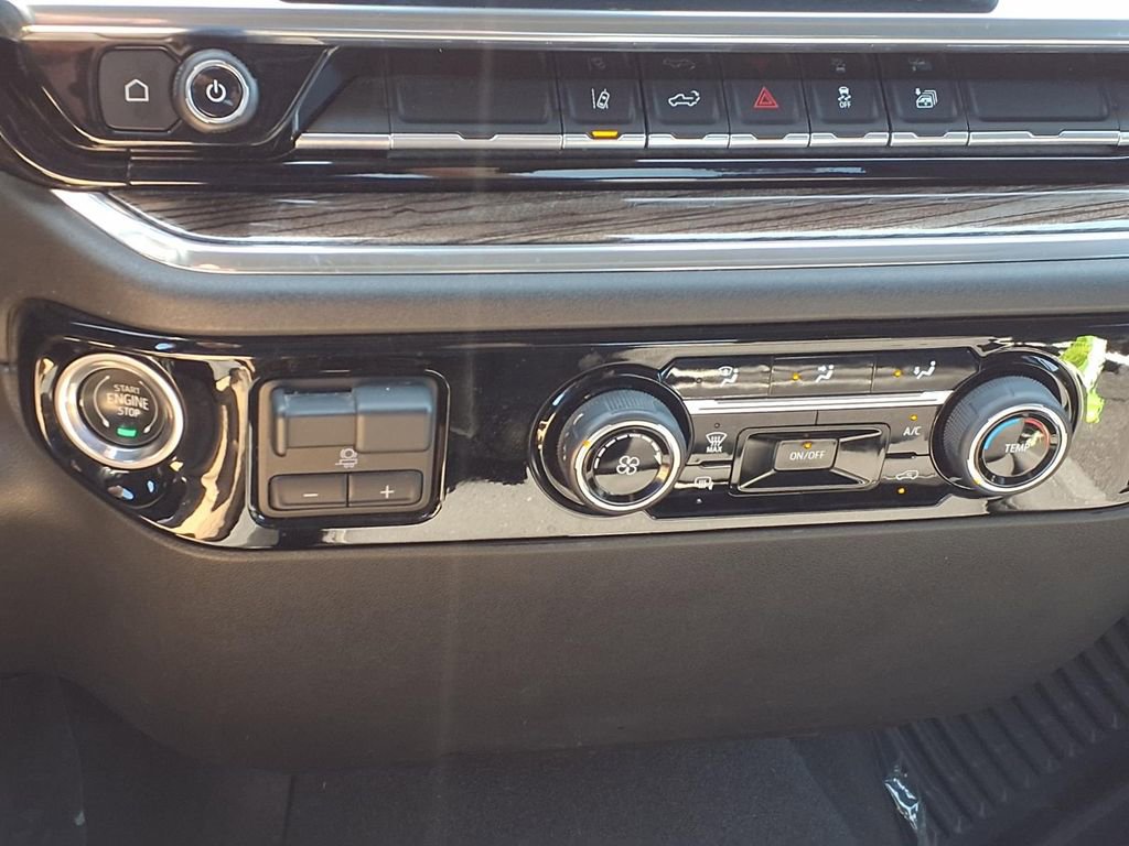 Used 2024 Chevrolet Silverado 2500 LT image 15