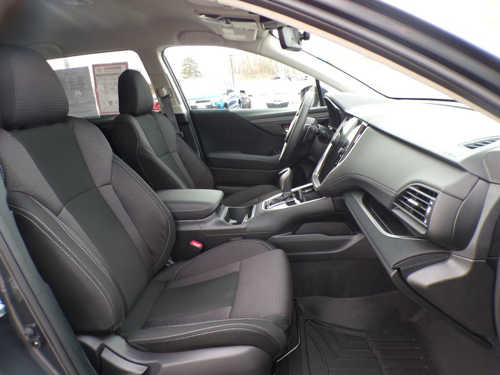 Used 2025 Subaru Outback Premium w/ Popular Package #1A image 18