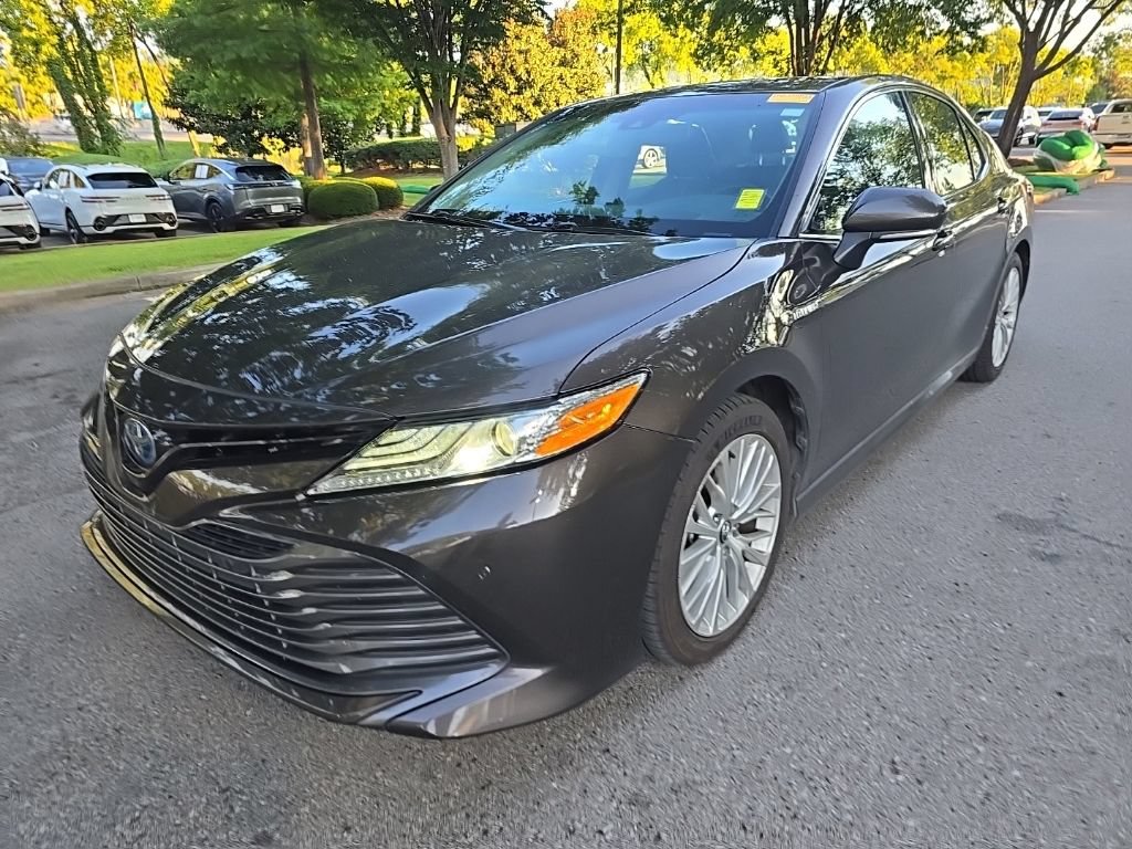 Used 2018 Toyota Camry XLE FWD image 4