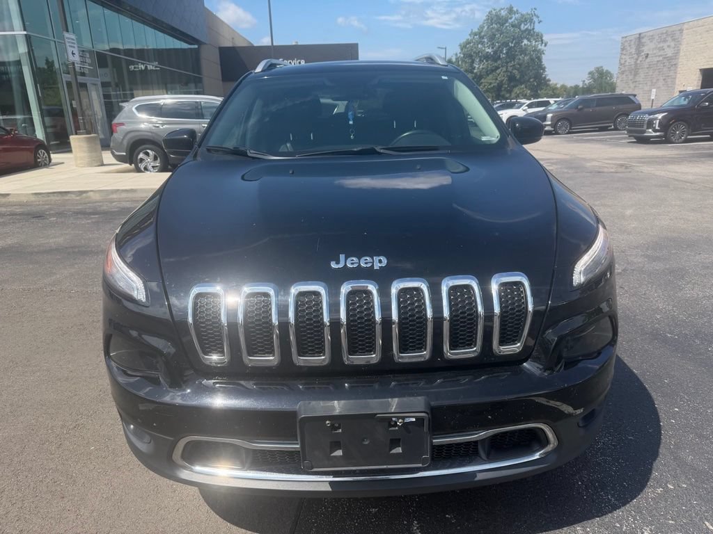 Used 2017 Jeep Cherokee Limited AWD/4WD image 3