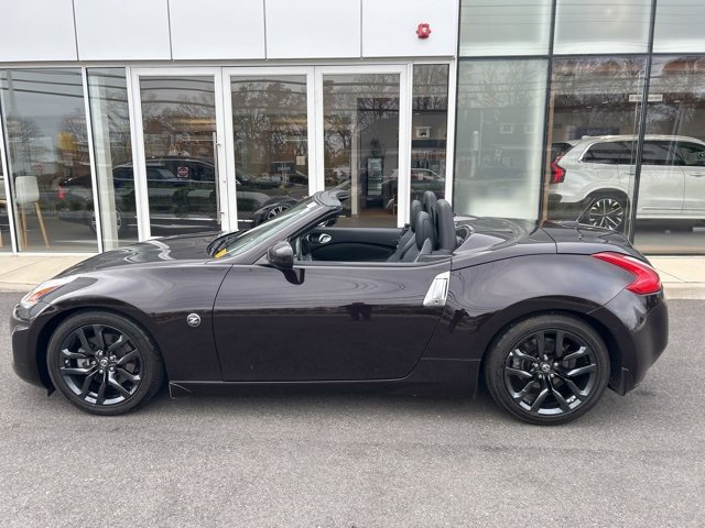 Used 2017 Nissan 370Z Touring image 25
