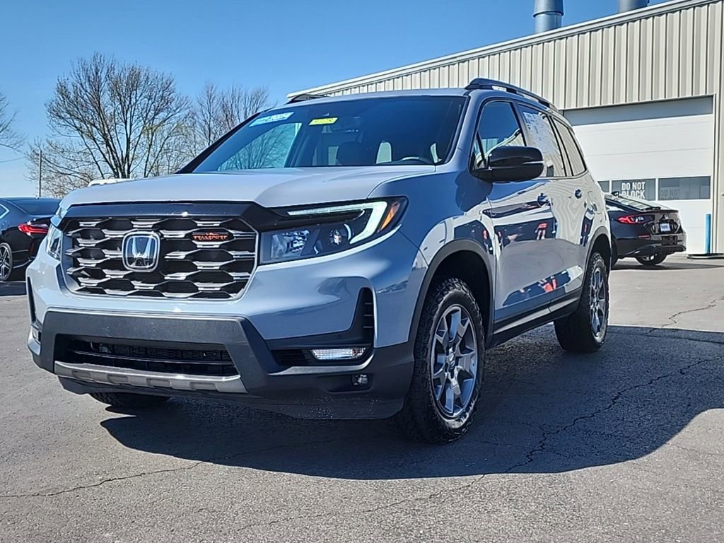 Certified 2024 Honda Passport TrailSport image 3
