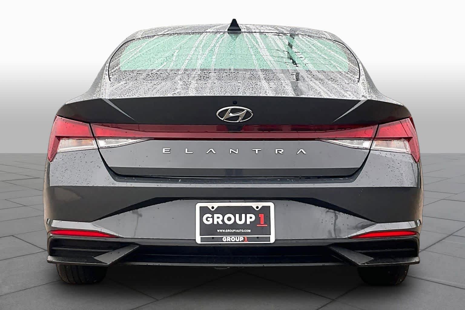 Used 2023 Hyundai Elantra SEL image 5