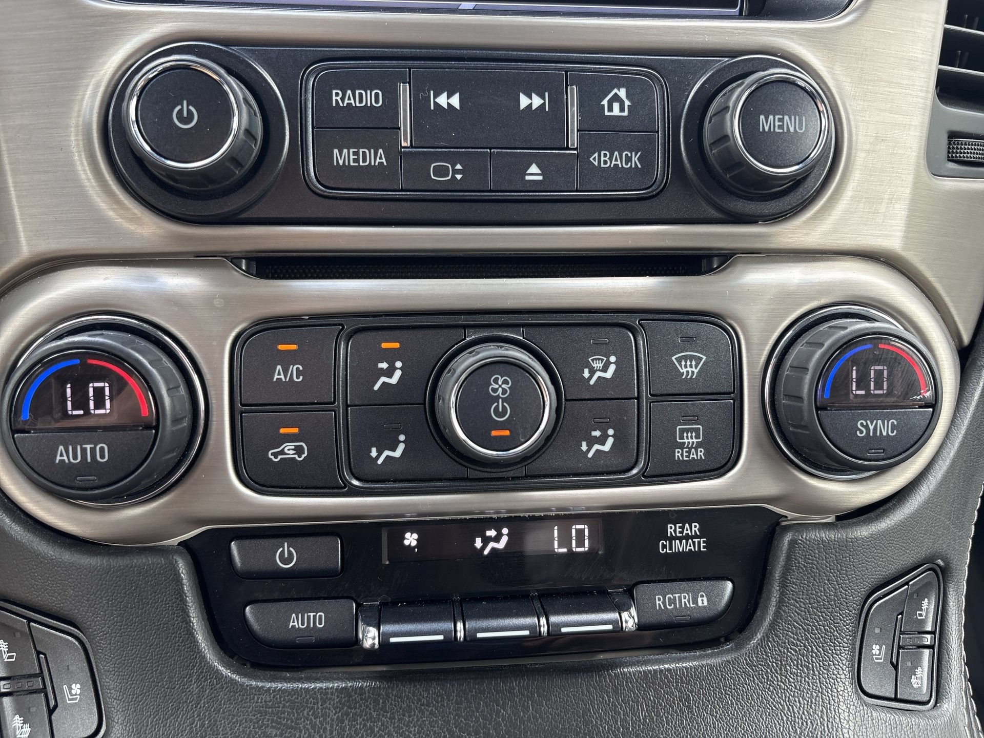 Used 2020 GMC Yukon Denali AWD/4WD image 8