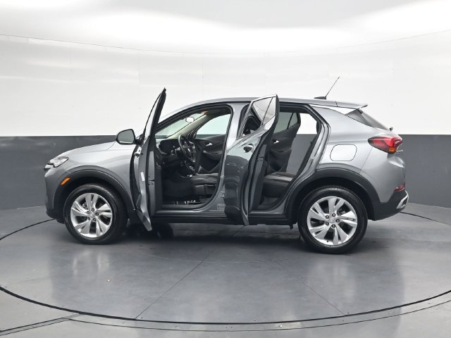 Used 2025 Buick Encore GX Preferred AWD/4WD image 33