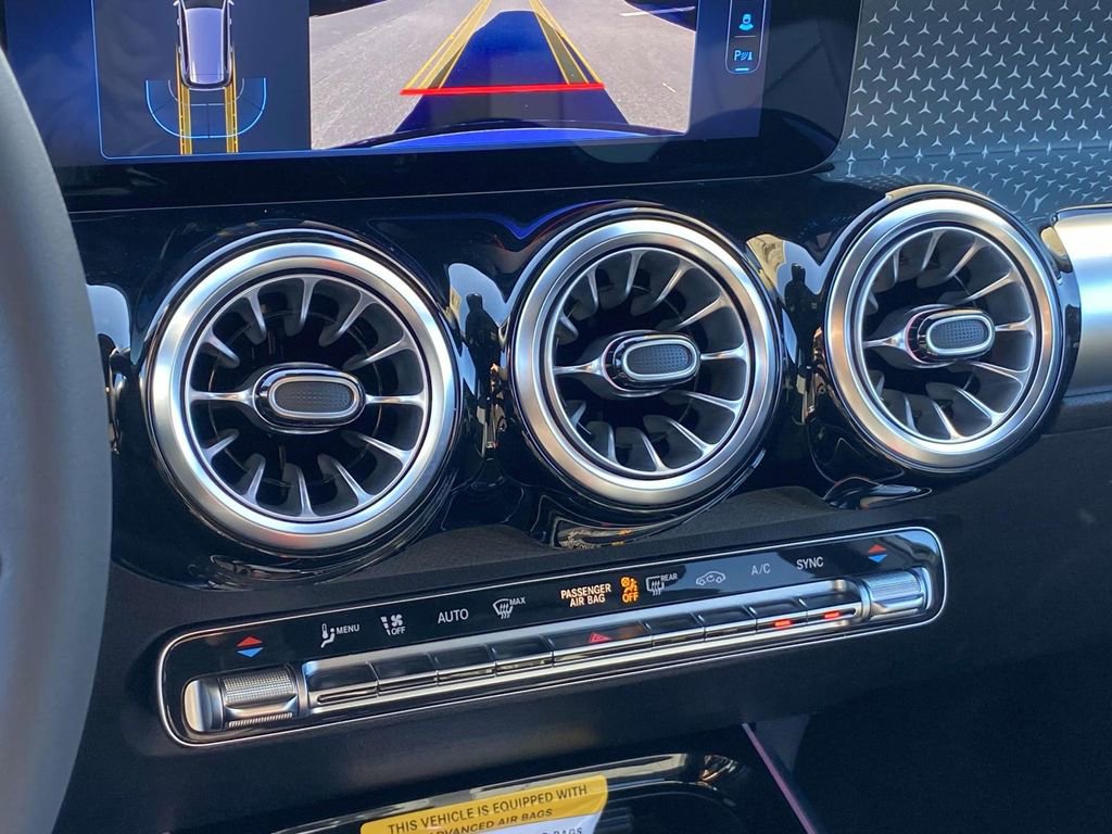 Certified 2025 Mercedes-Benz GLB 250 image 30