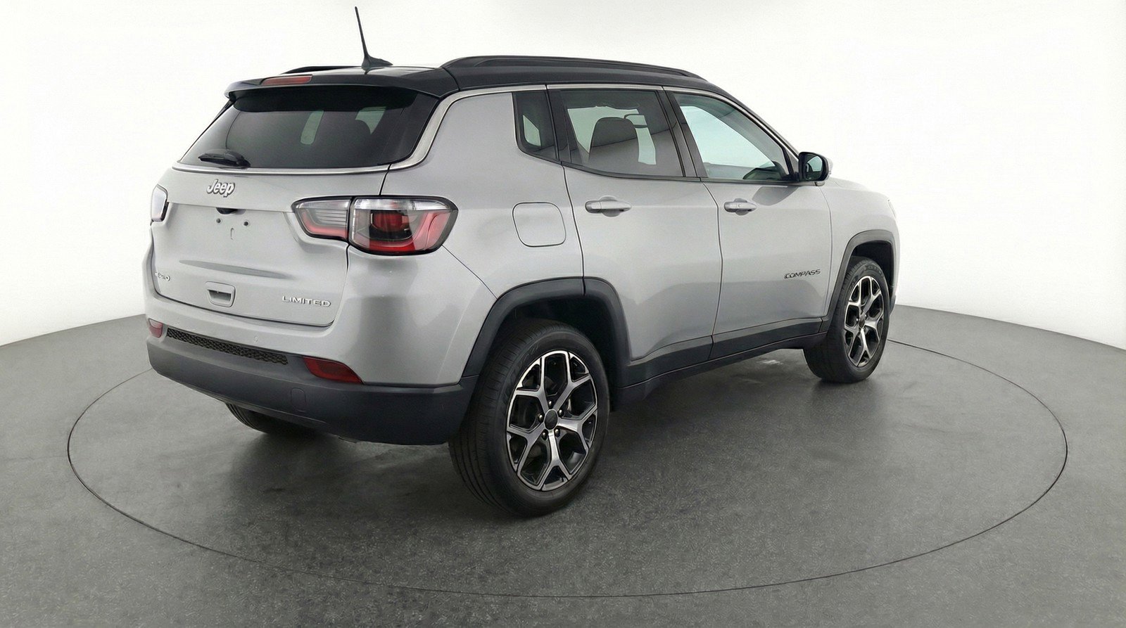 Used 2025 Jeep Compass Limited image 9