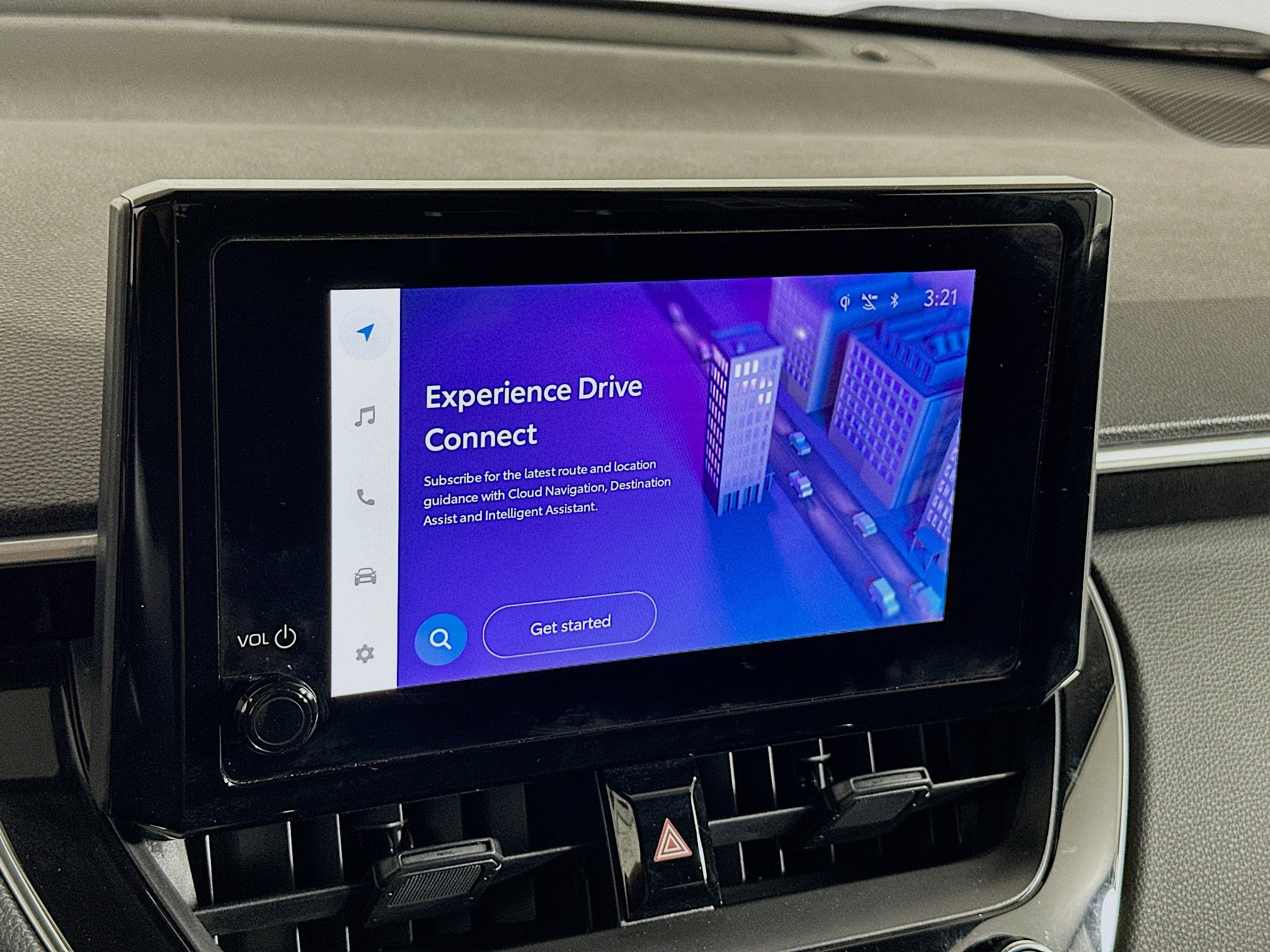 Used 2025 Toyota Corolla Cross LE image 21