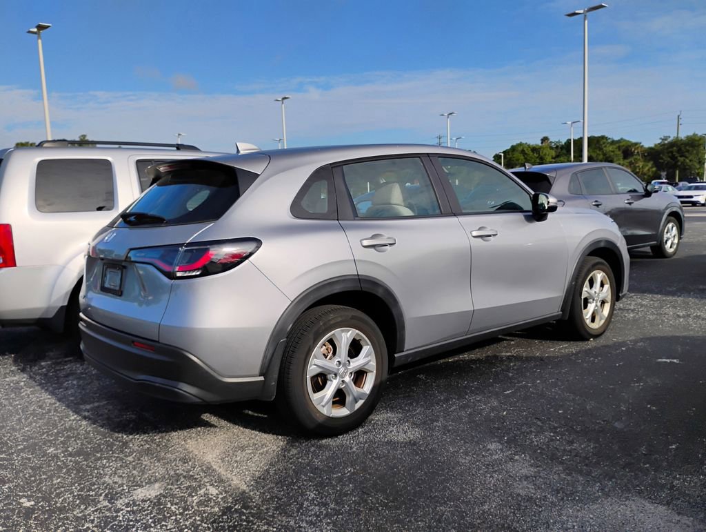 Used 2024 Honda HR-V LX image 3