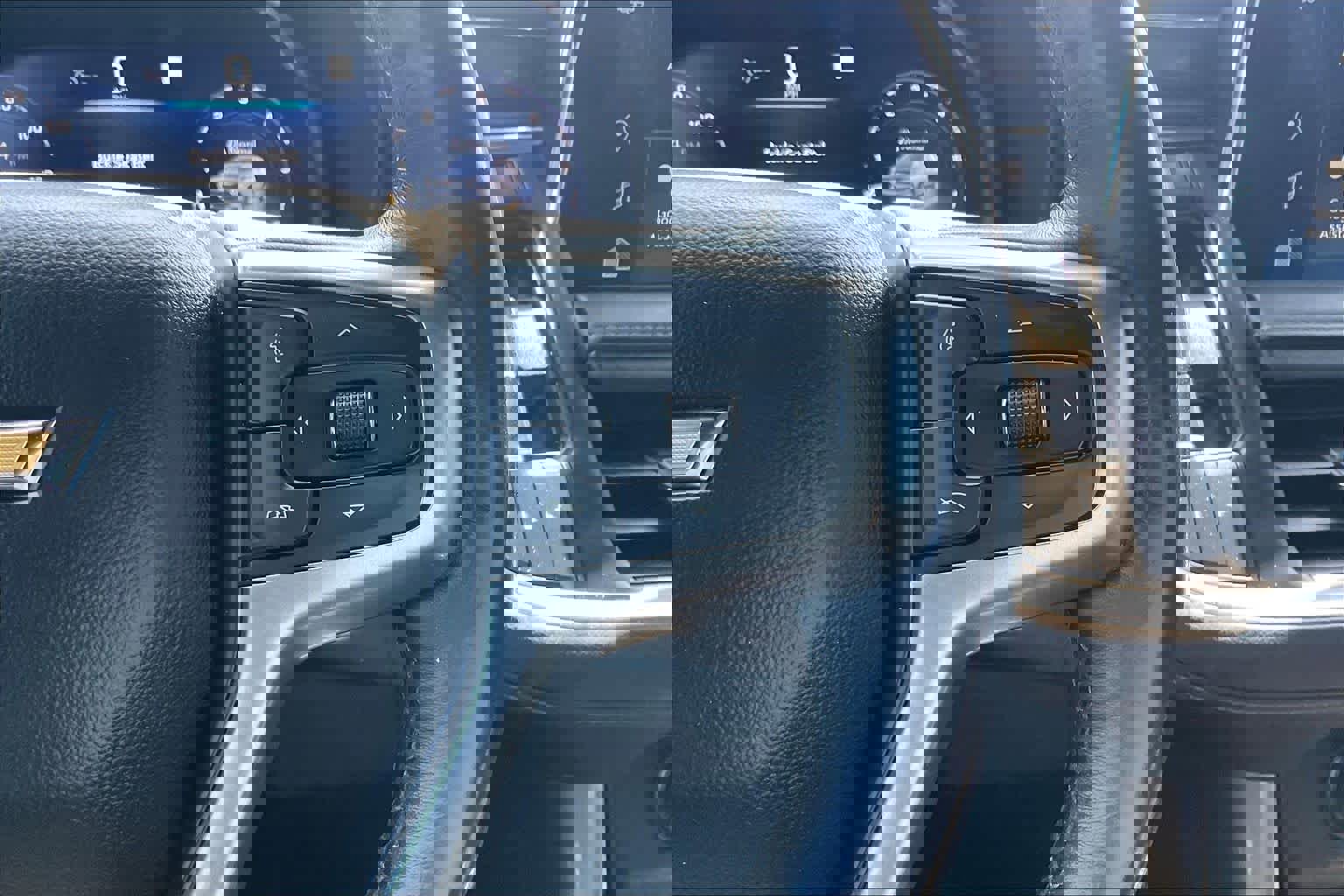 Used 2023 Chevrolet Suburban LT w/ Luxury Package image 24