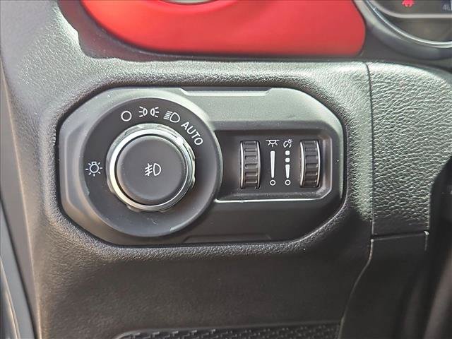 Used 2020 Jeep Wrangler Unlimited Rubicon w/ LED Lighting Group AWD/4WD image 12