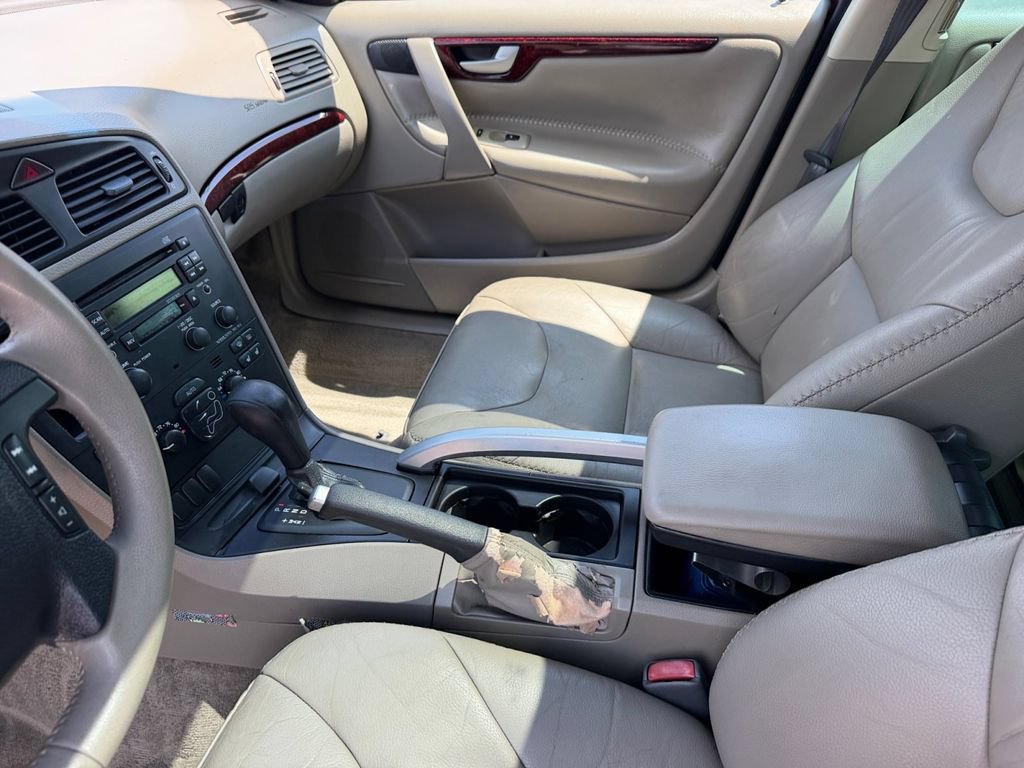 Used 2004 Volvo XC70 AWD/4WD image 12