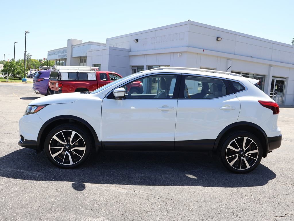 Used 2017 Nissan Rogue Sport SL AWD/4WD image 5