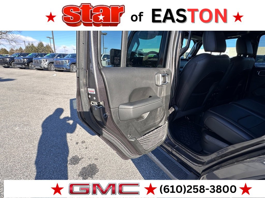 Used 2022 Jeep Wrangler Unlimited Sahara w/ Cold Weather Group image 21