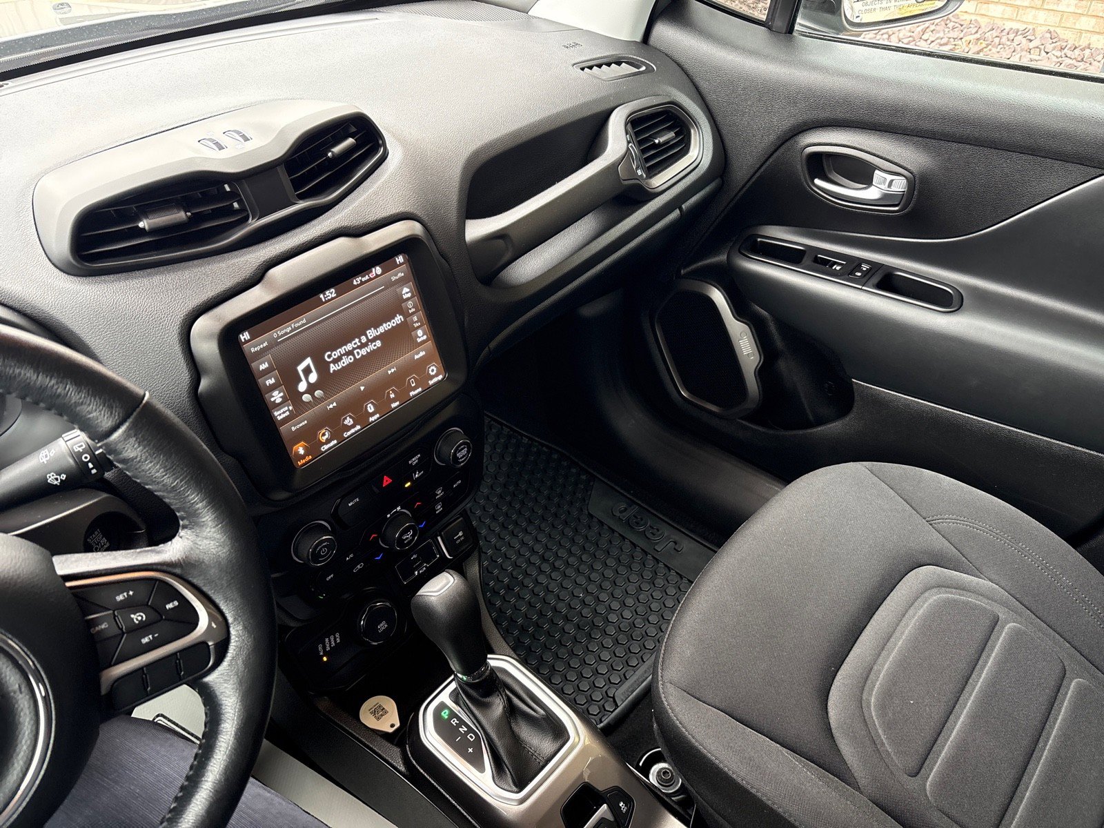 Used 2022 Jeep Renegade Latitude w/ Convenience Group image 15