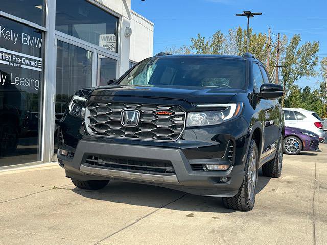 Used 2025 Honda Passport TrailSport image 3