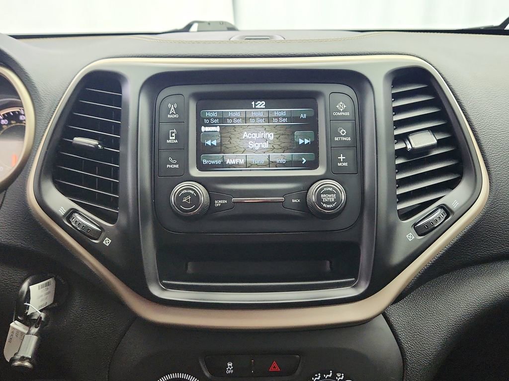 Used 2017 Jeep Cherokee Sport image 15