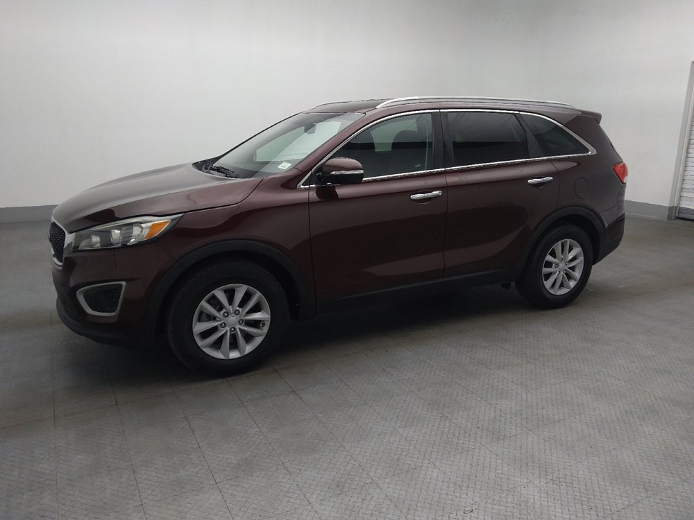 Used 2017 Kia Sorento LX image 2