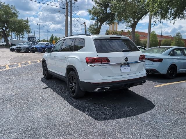 Certified 2022 Volkswagen Atlas SE w/ Black Wheel Package FWD image 4