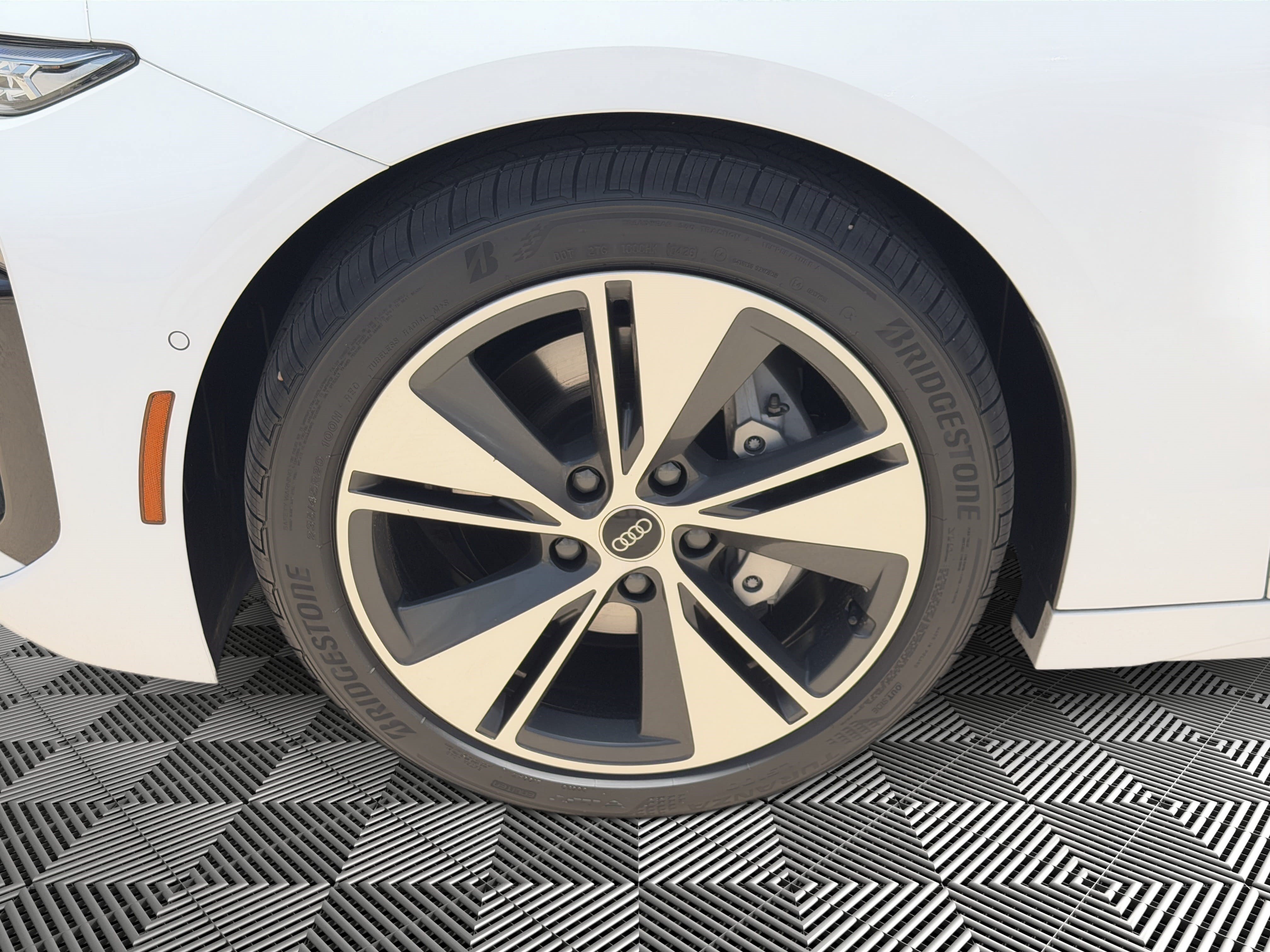 Certified 2025 Audi A6 e-tron Premium Plus w/ Premium Plus AWD/4WD image 12