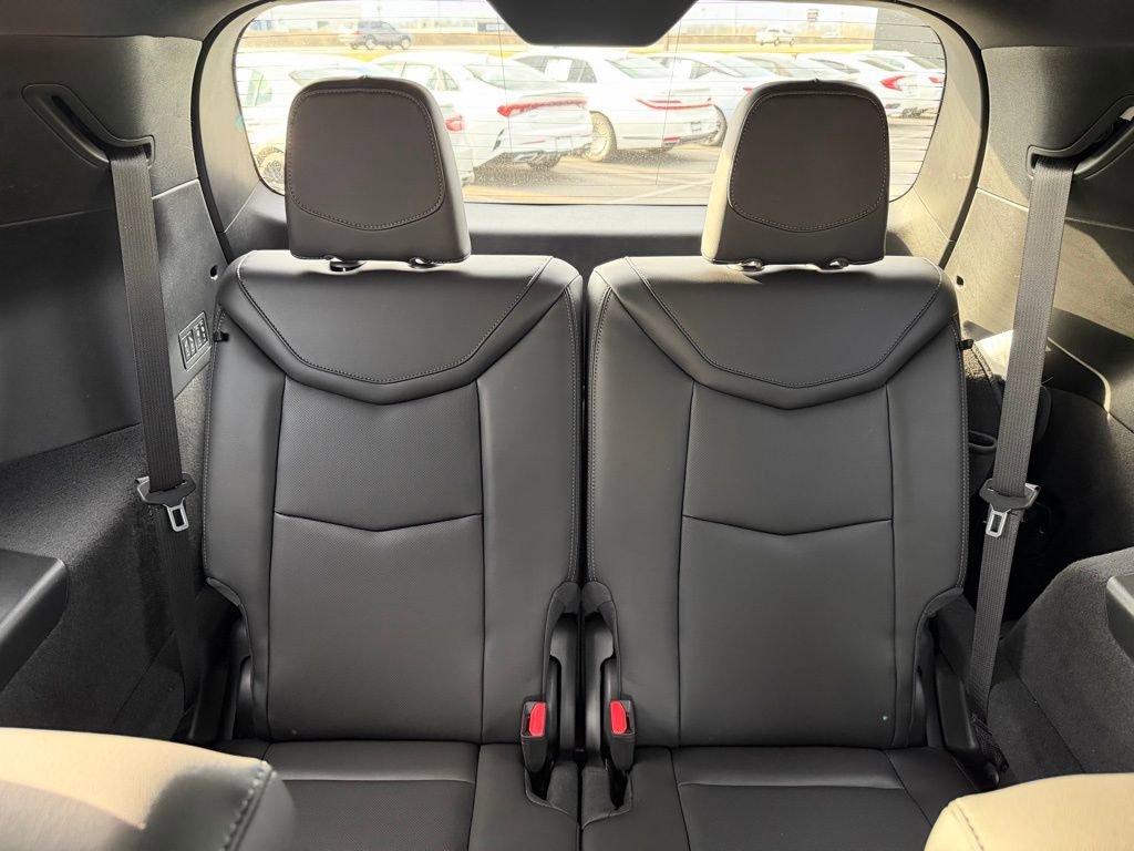 Used 2025 Cadillac XT6 Sport w/ Technology Package image 27