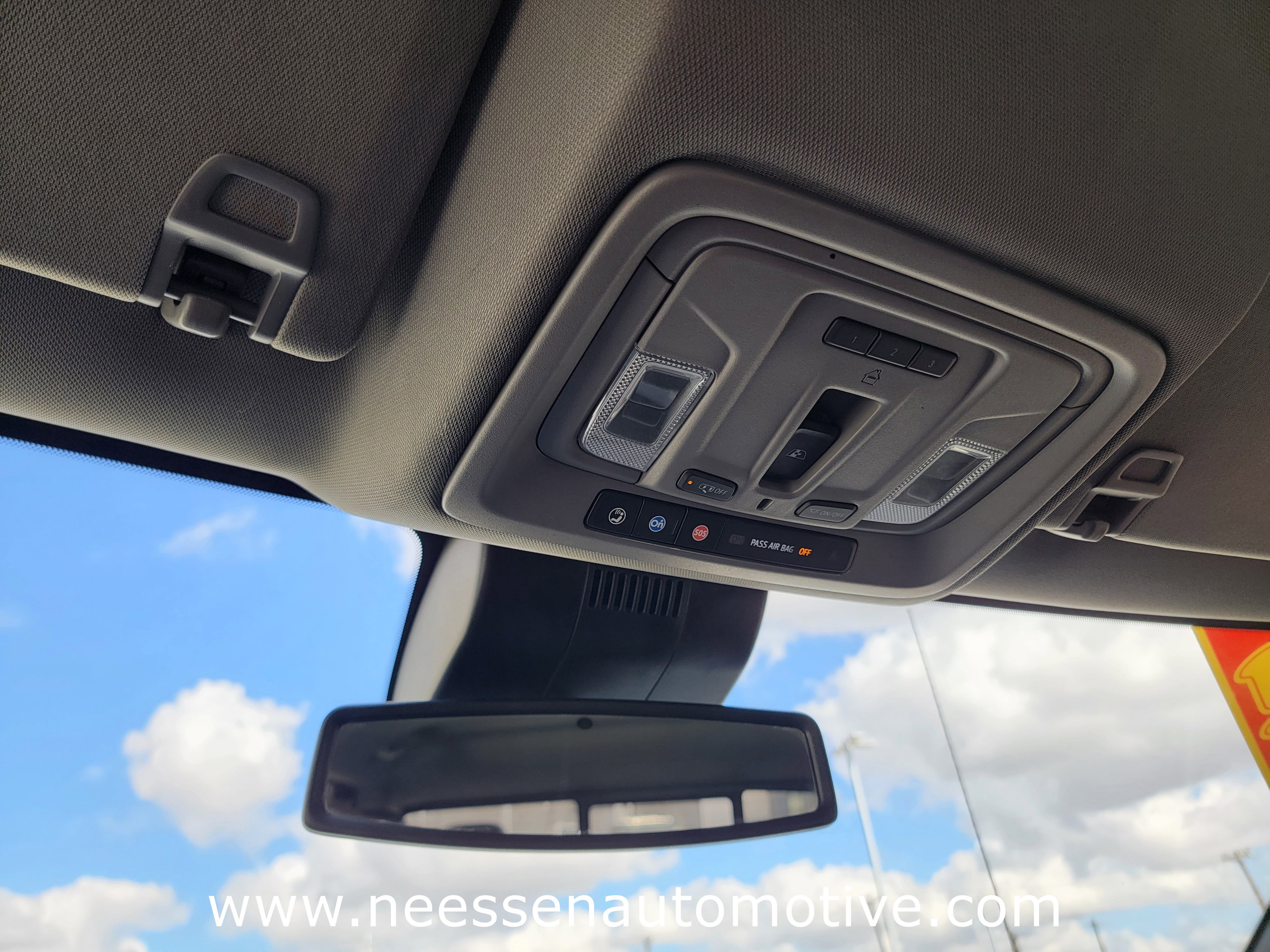 Used 2022 GMC Sierra 1500 SLT w/ SLT Convenience Package image 35