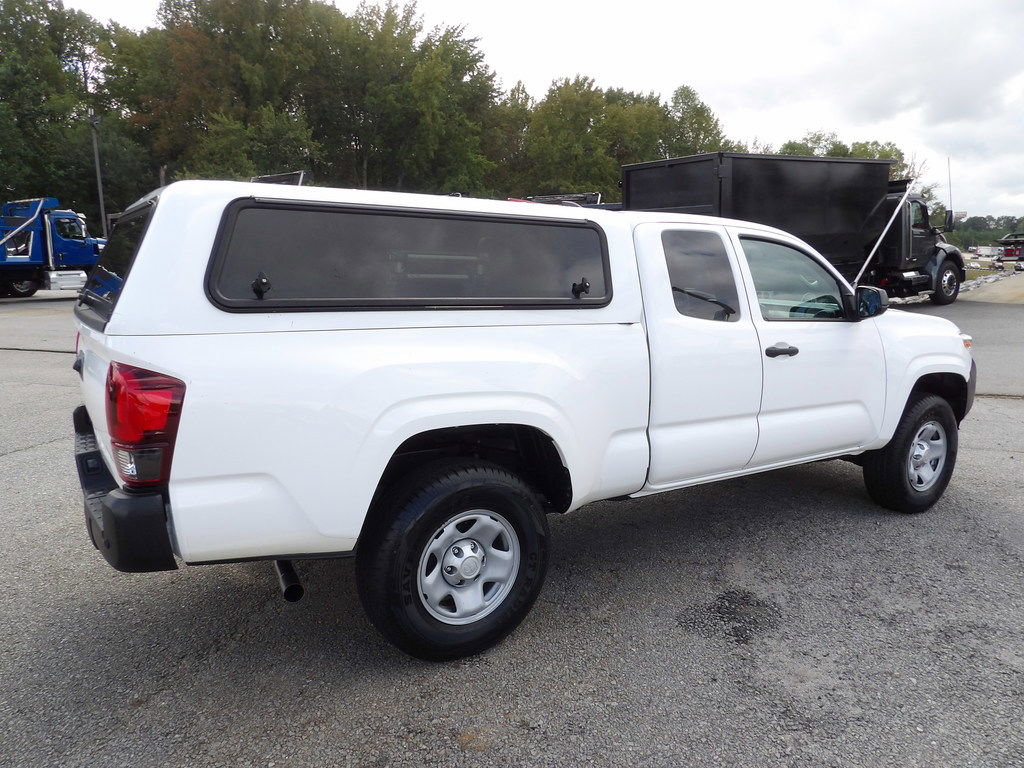 Used 2022 Toyota Tacoma SR image 8