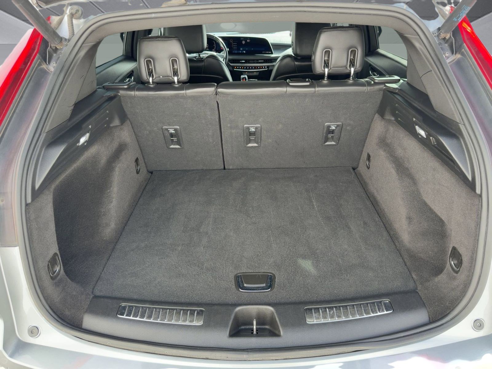 Certified 2024 Cadillac XT4 Premium Luxury image 31