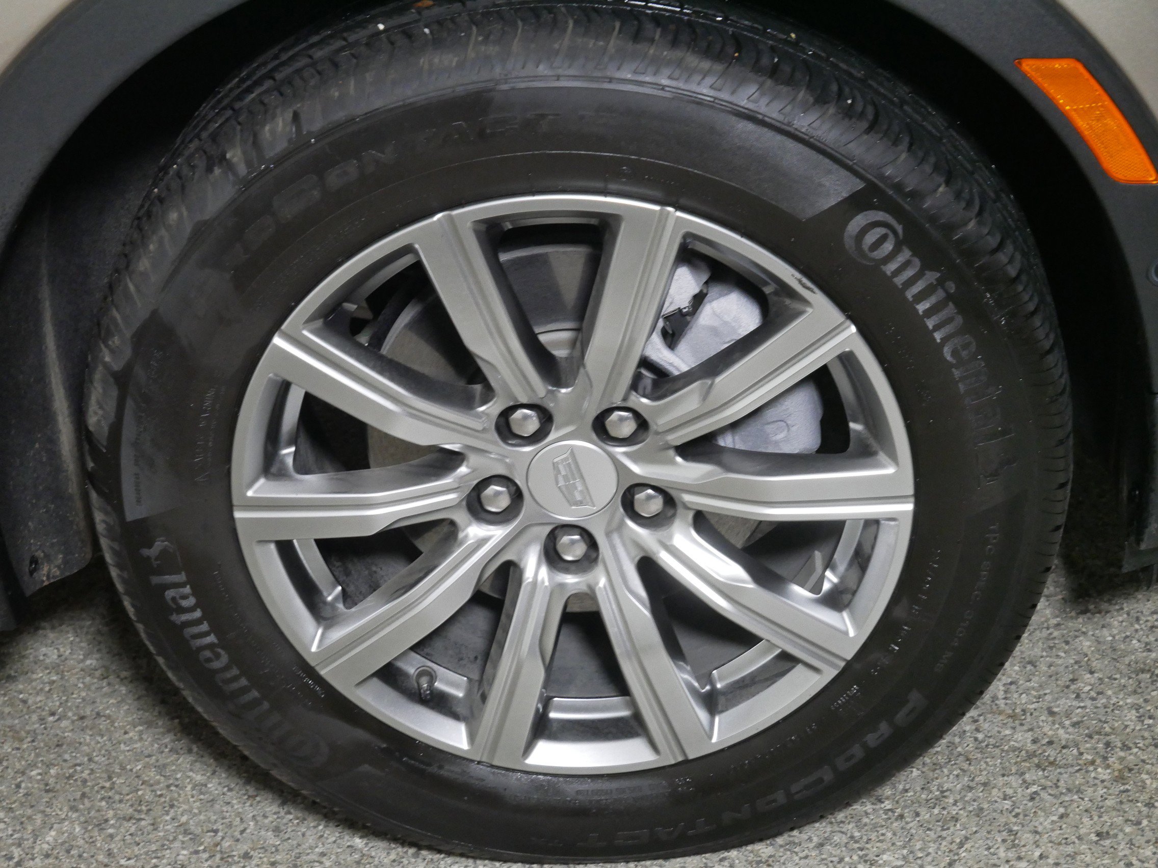 Used 2022 Cadillac XT4 Premium Luxury w/ Enhanced Visibility Package image 15