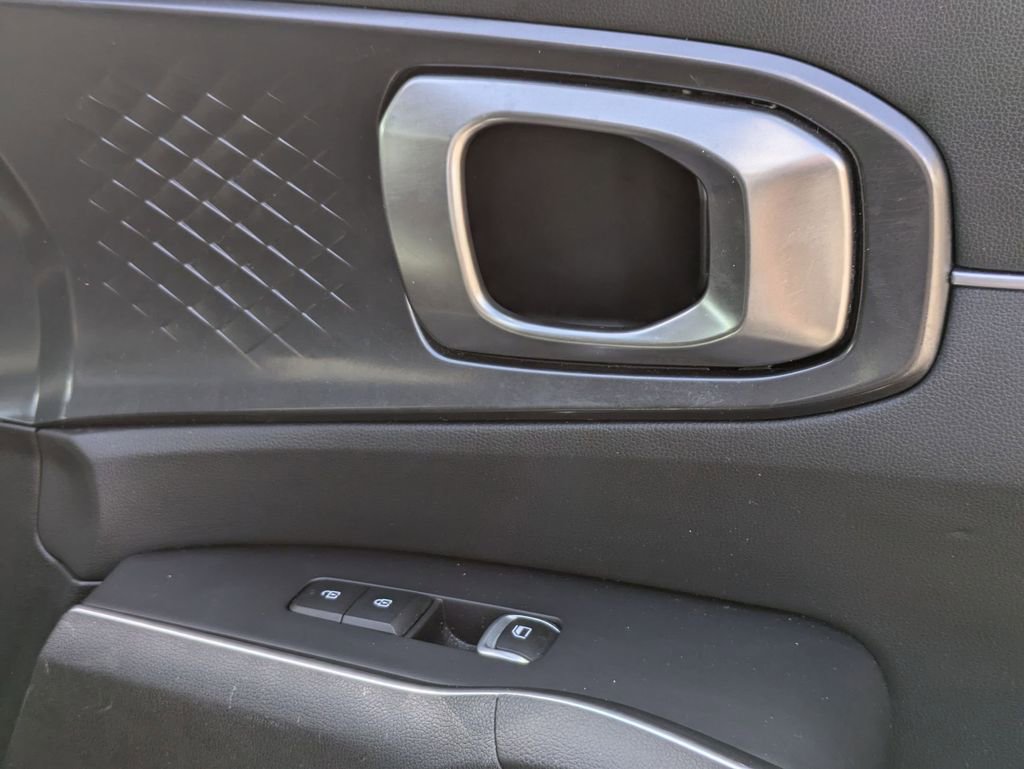 Used 2024 Kia Sorento S image 34