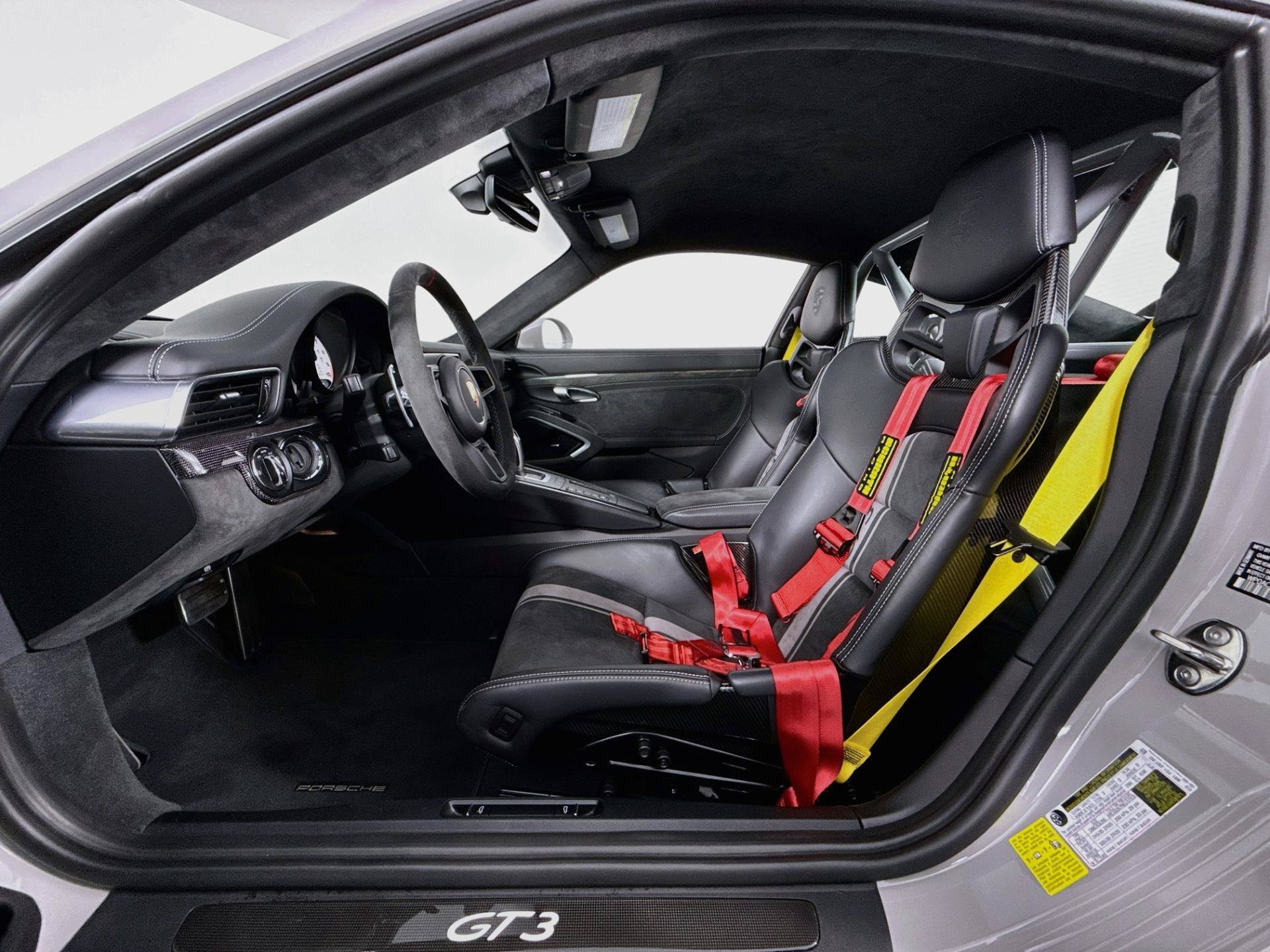 Used 2018 Porsche 911 GT3 RWD image 11