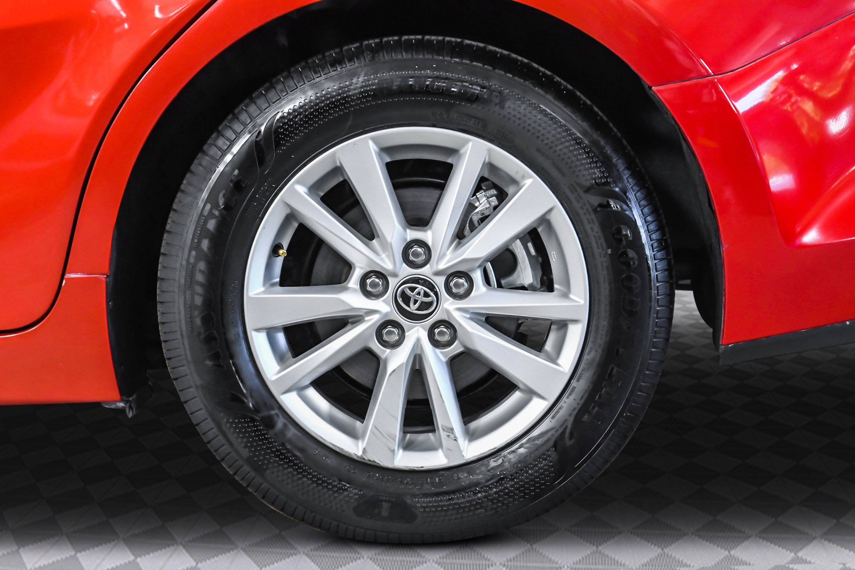 Used 2025 Toyota Camry LE image 34