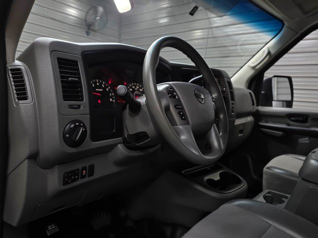 Used 2018 Nissan NV 2500 SV RWD image 15