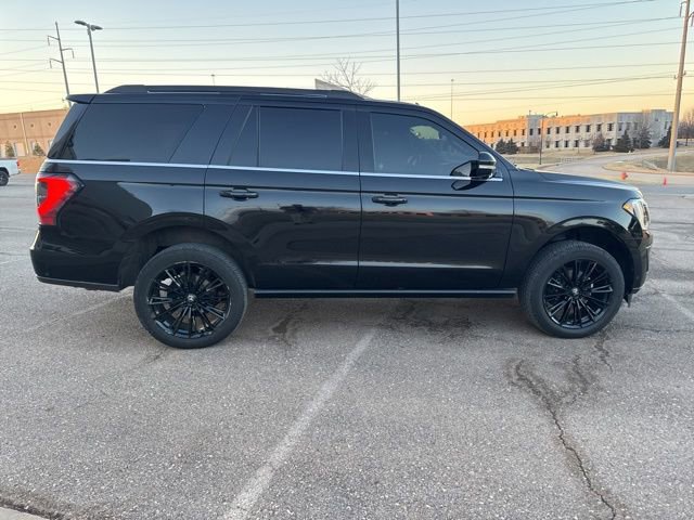 Used 2021 Ford Expedition Limited image 4