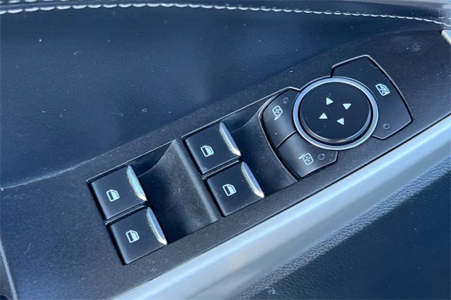 Used 2022 Ford Explorer XLT w/ Equipment Group 202A image 12