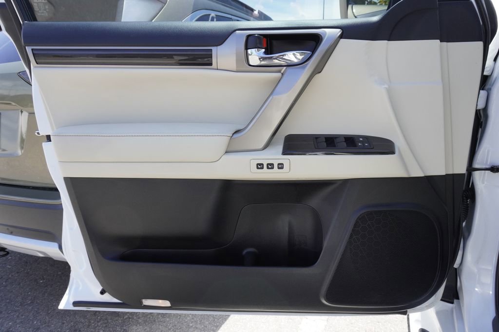 Used 2020 Lexus GX 460 Premium AWD/4WD image 17
