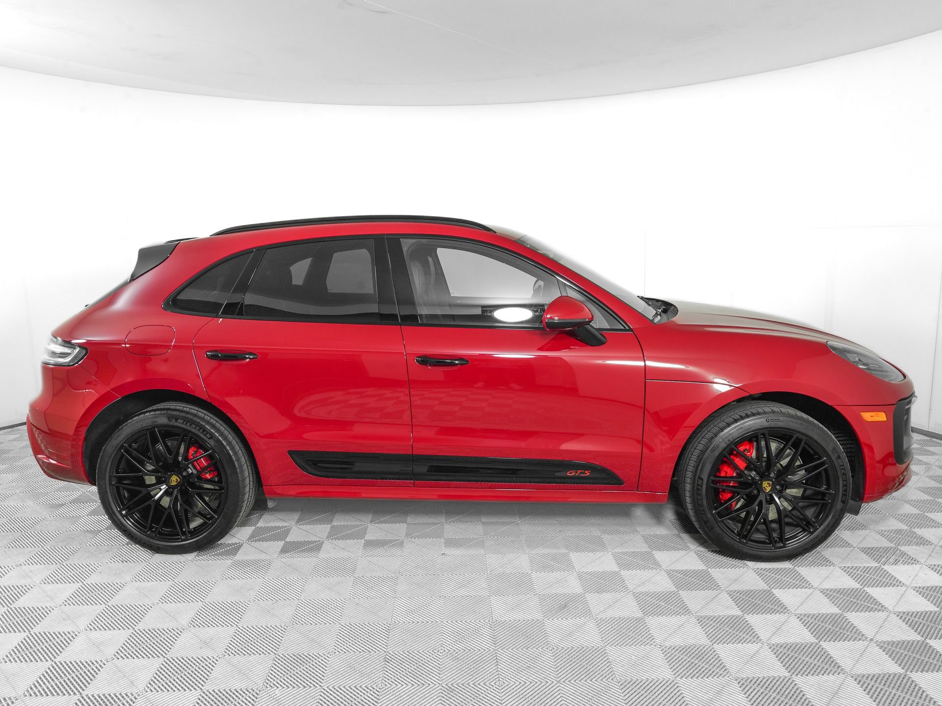 Used 2022 Porsche Macan GTS AWD/4WD image 3