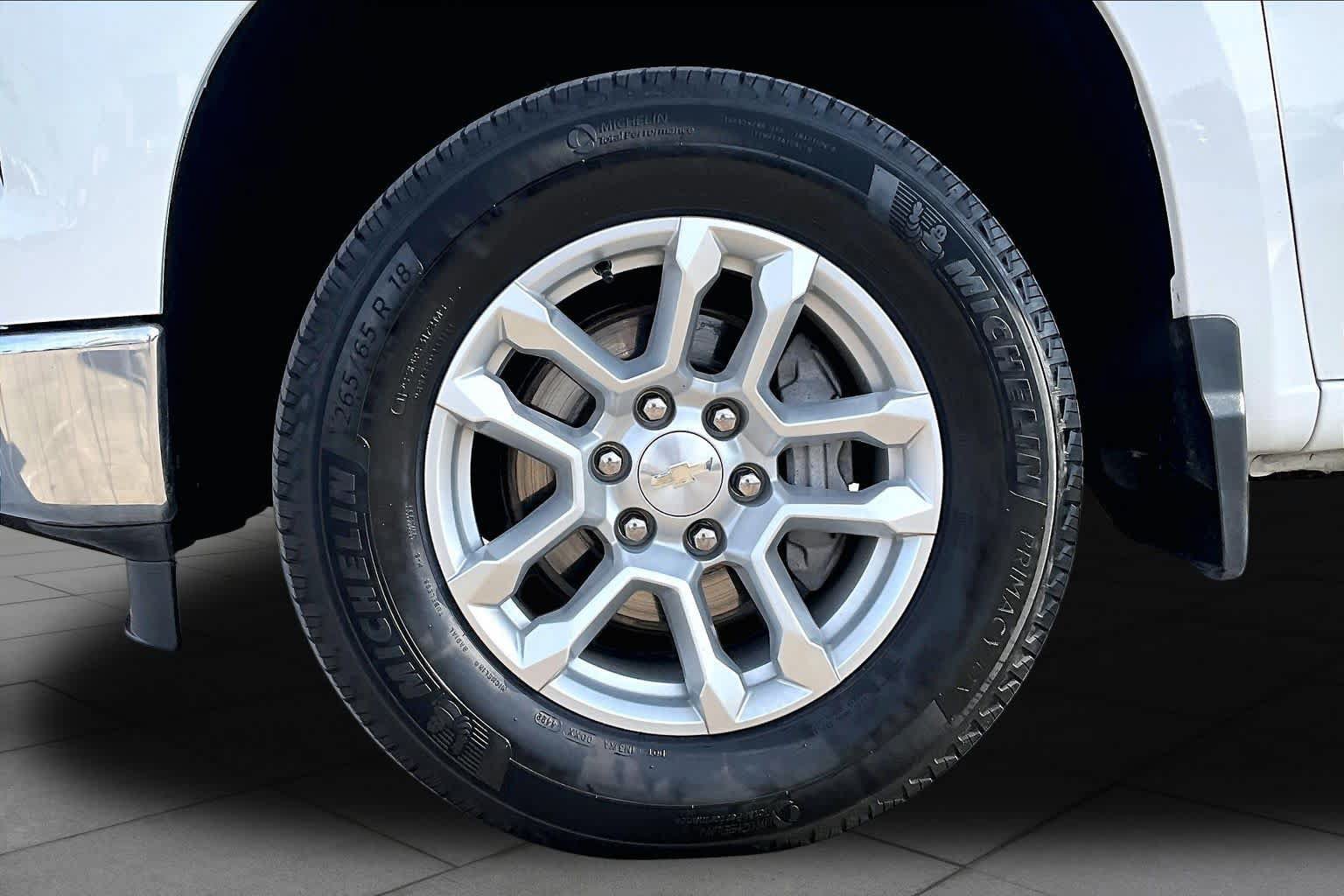 Used 2023 Chevrolet Silverado 1500 LT AWD/4WD image 11