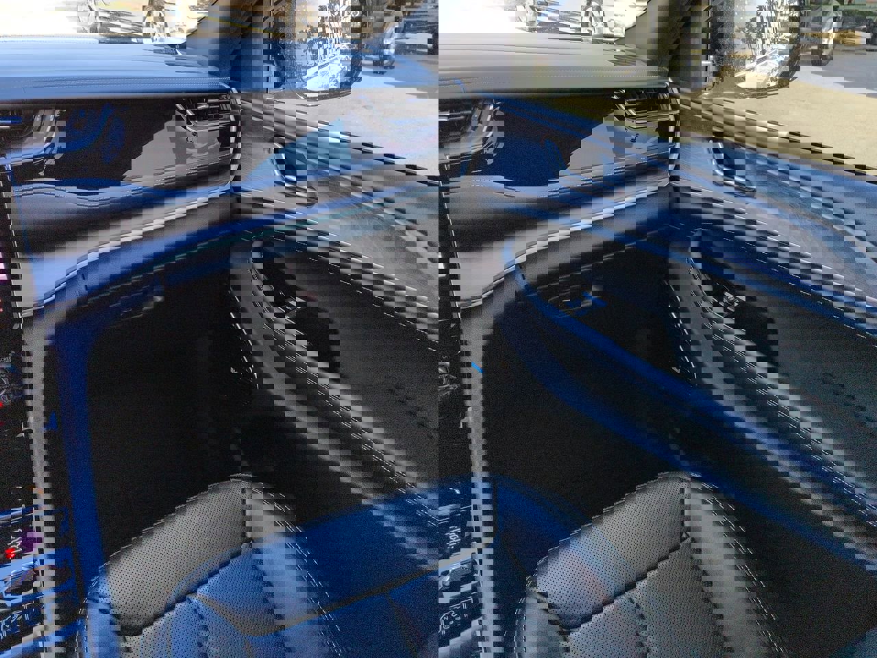 Certified 2022 Jeep Grand Cherokee Overland image 16